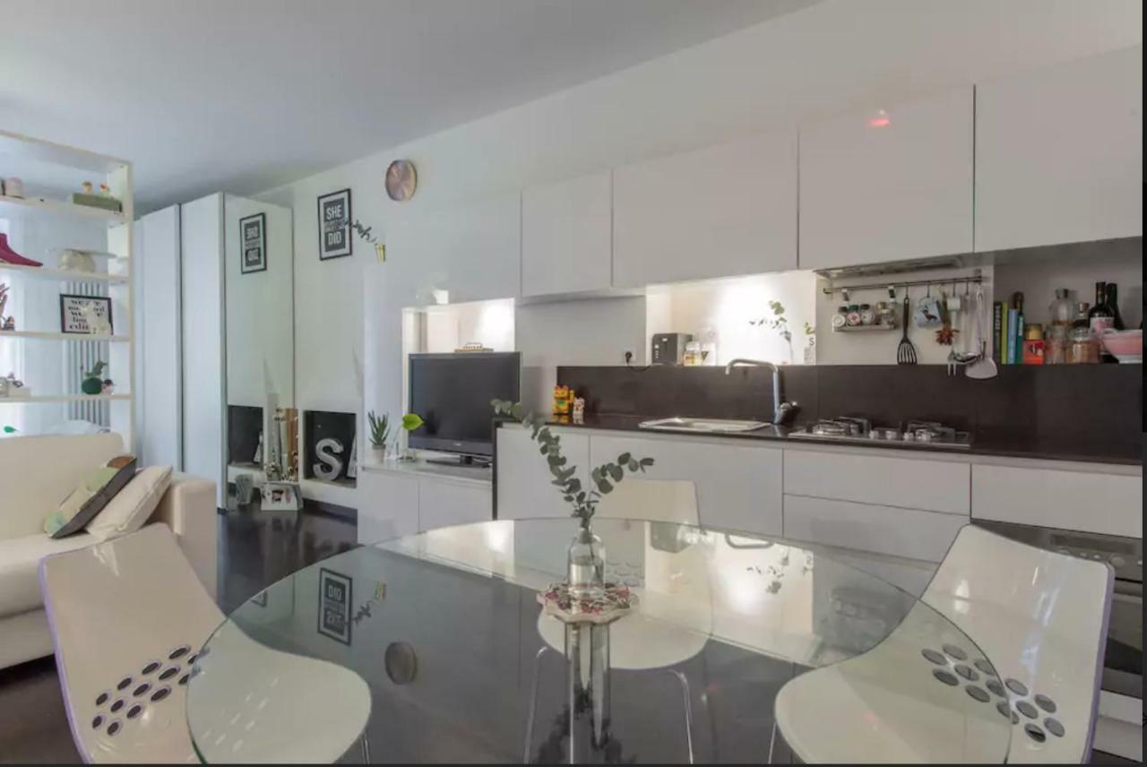 Lovely Apartment In The Heart Of Milaan Buitenkant foto